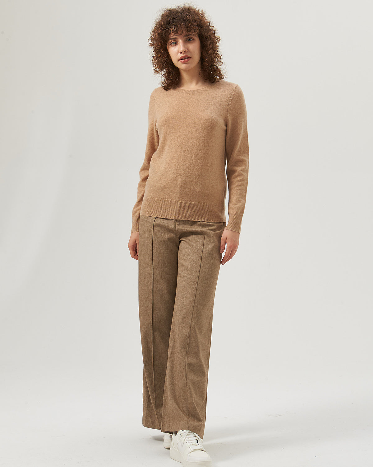 Essential Crewneck Cashmere Sweater