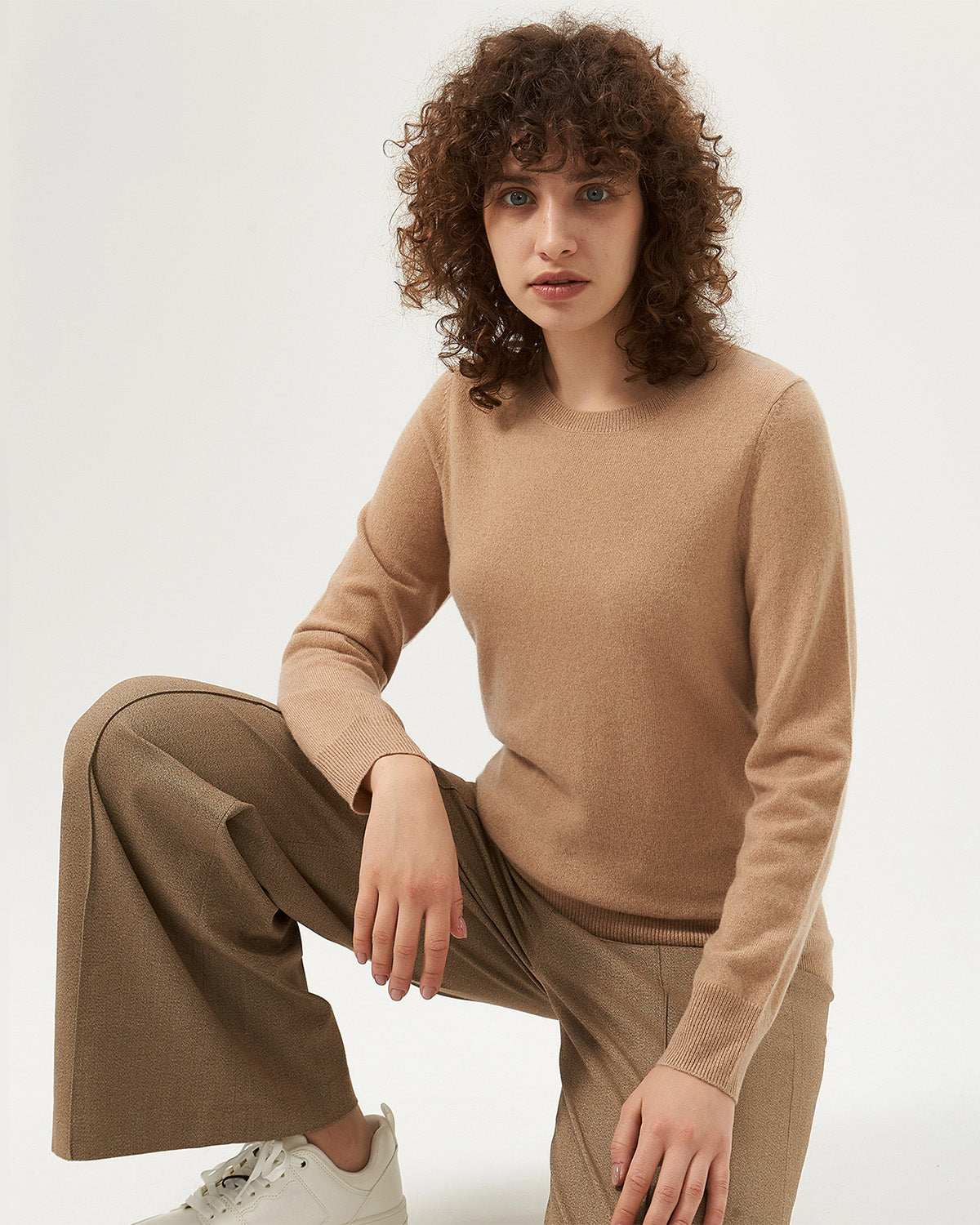 Essential Crewneck Cashmere Sweater