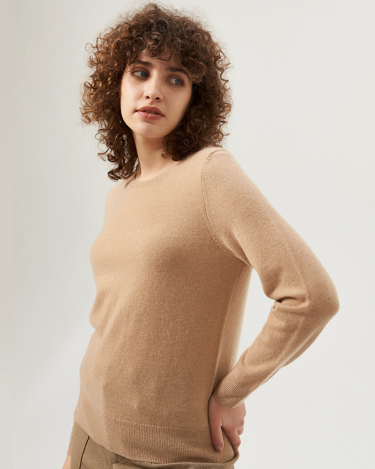 Essential Crewneck Cashmere Sweater