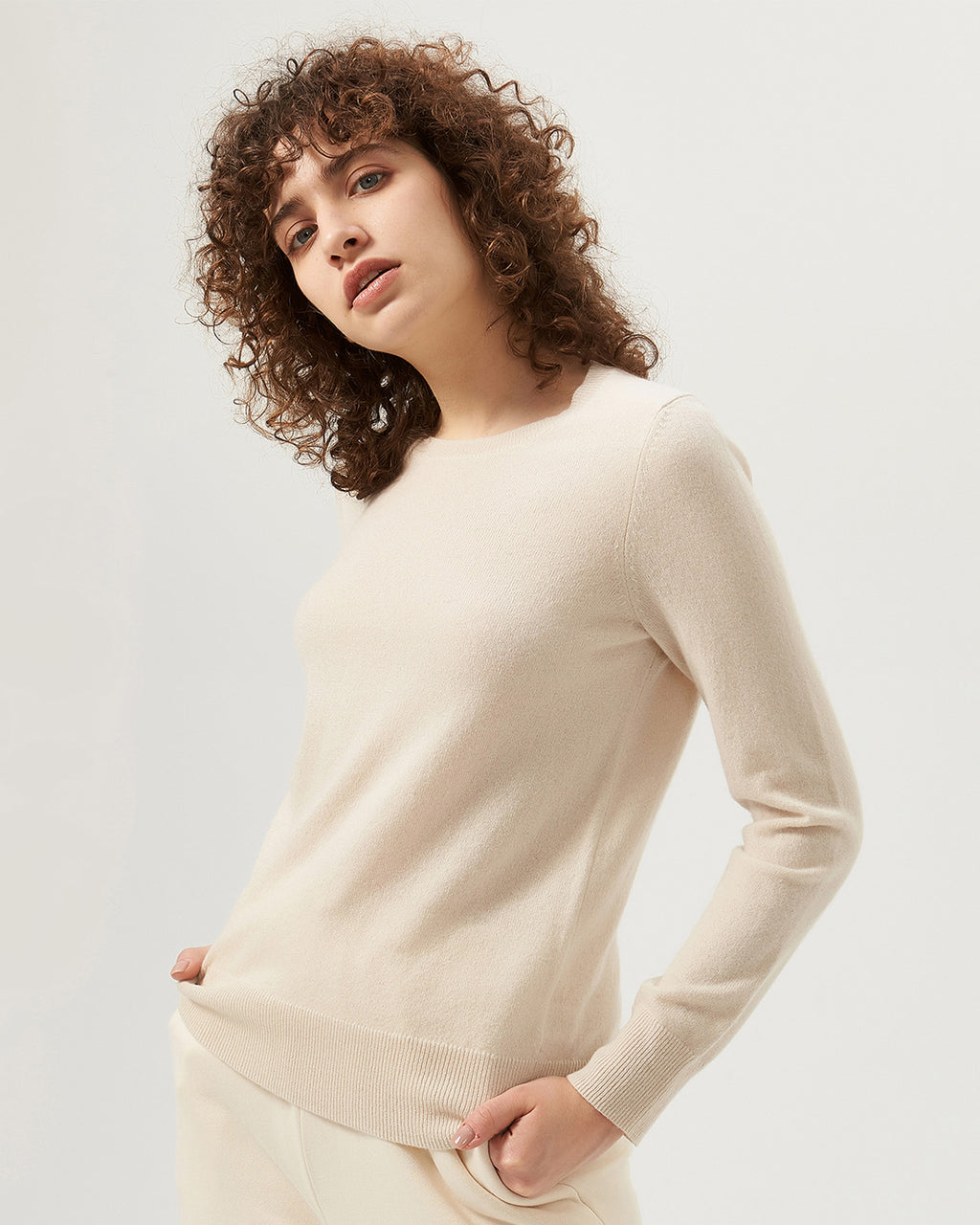 Essential Crewneck Cashmere Sweater