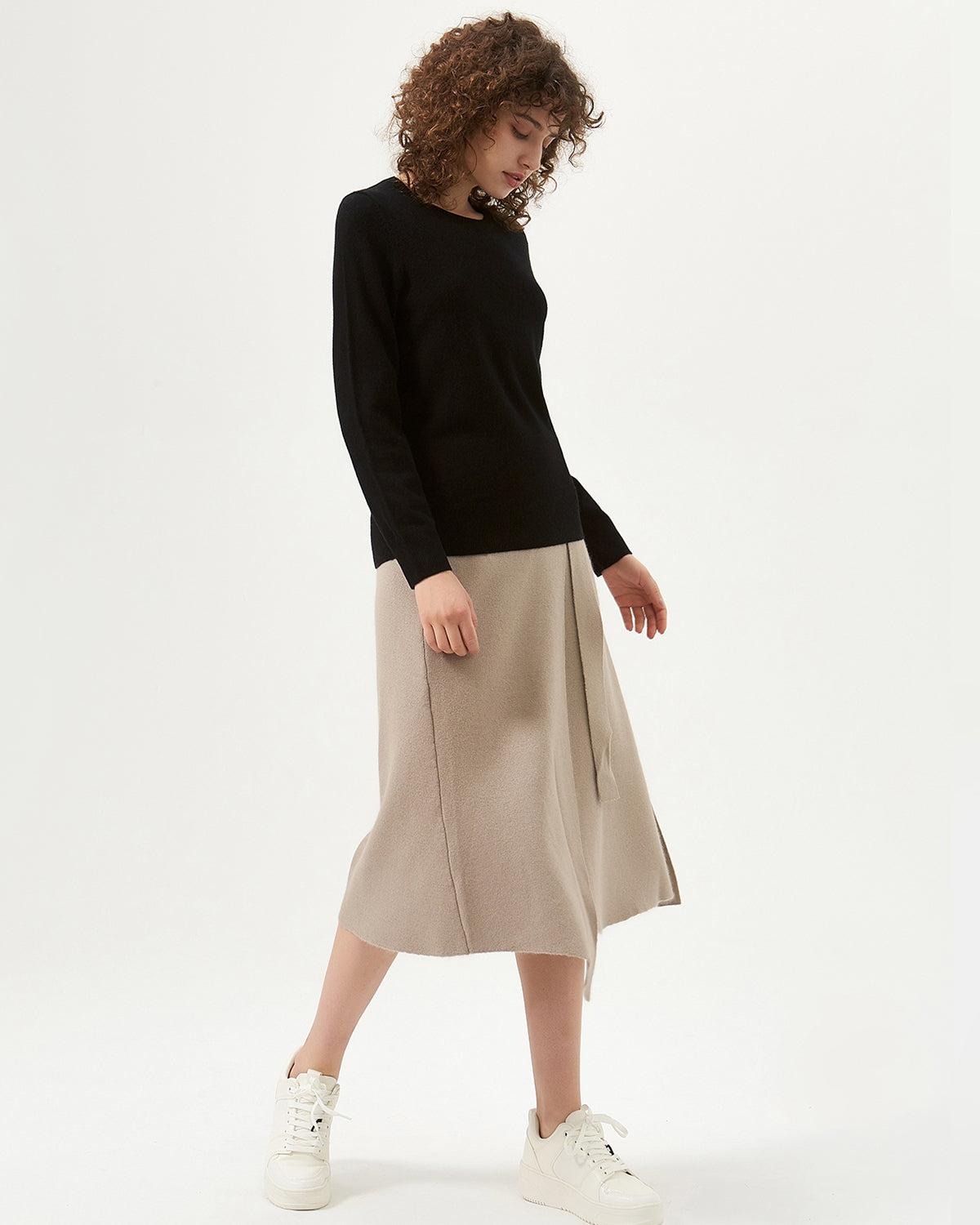 Essential Crewneck Cashmere Sweater