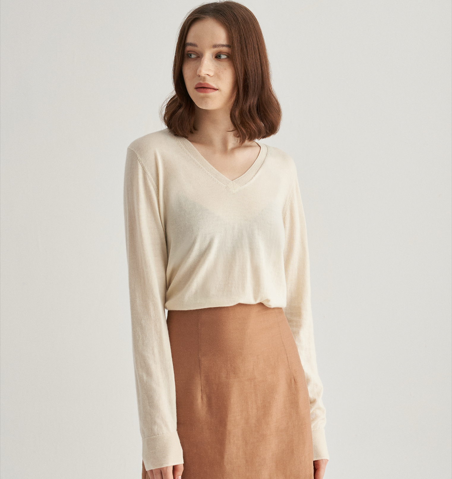 Lightweight Cashmere V-neck Sweater